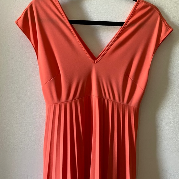 Asos Coral Color Pleated Midi Dress In Like New Condition - Picture 3 of 7